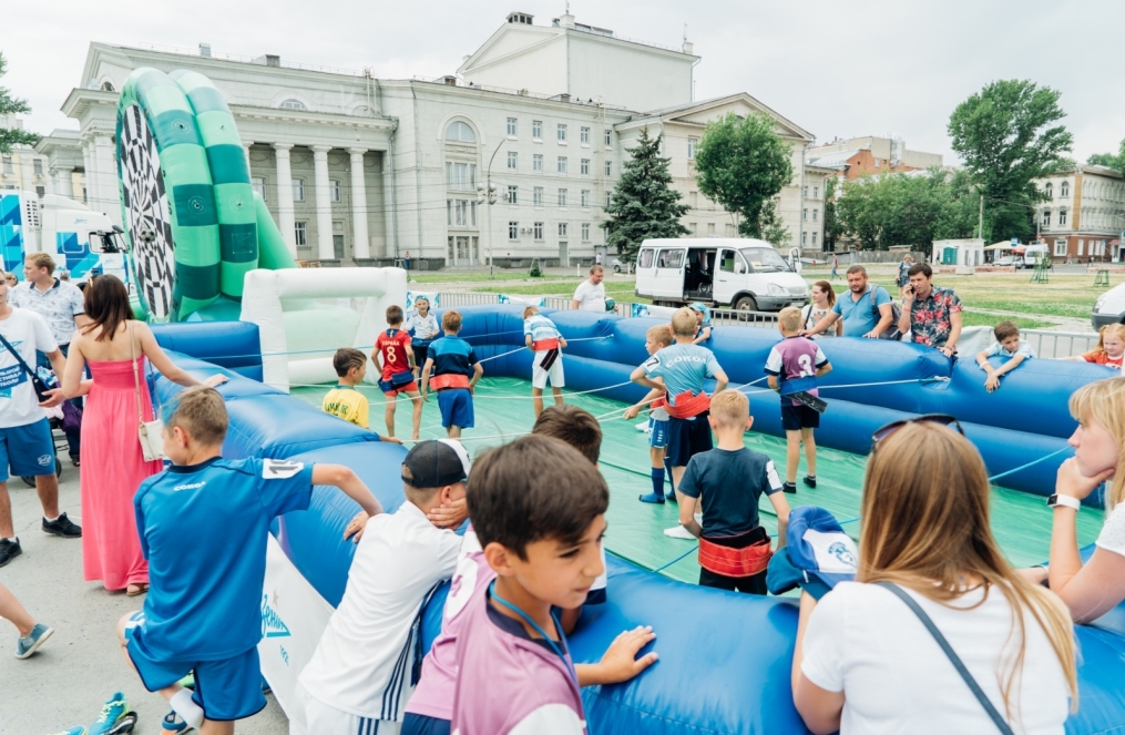 Фоторепортаж о Большом фестивале футбола в Саратове