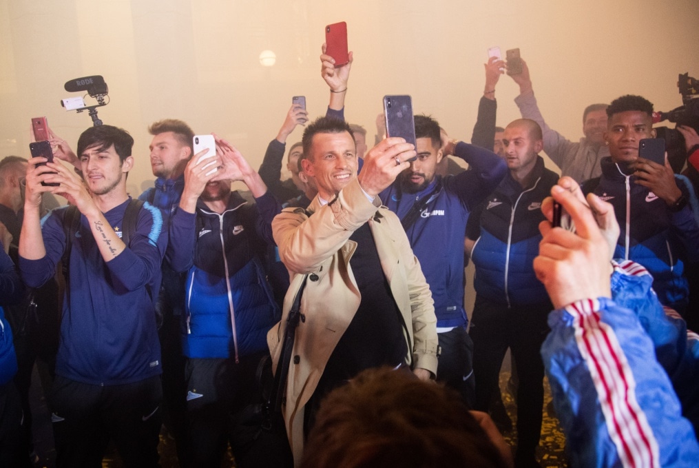 Чемпионы в Петербурге: болельщики встретили команду в «Пулково»