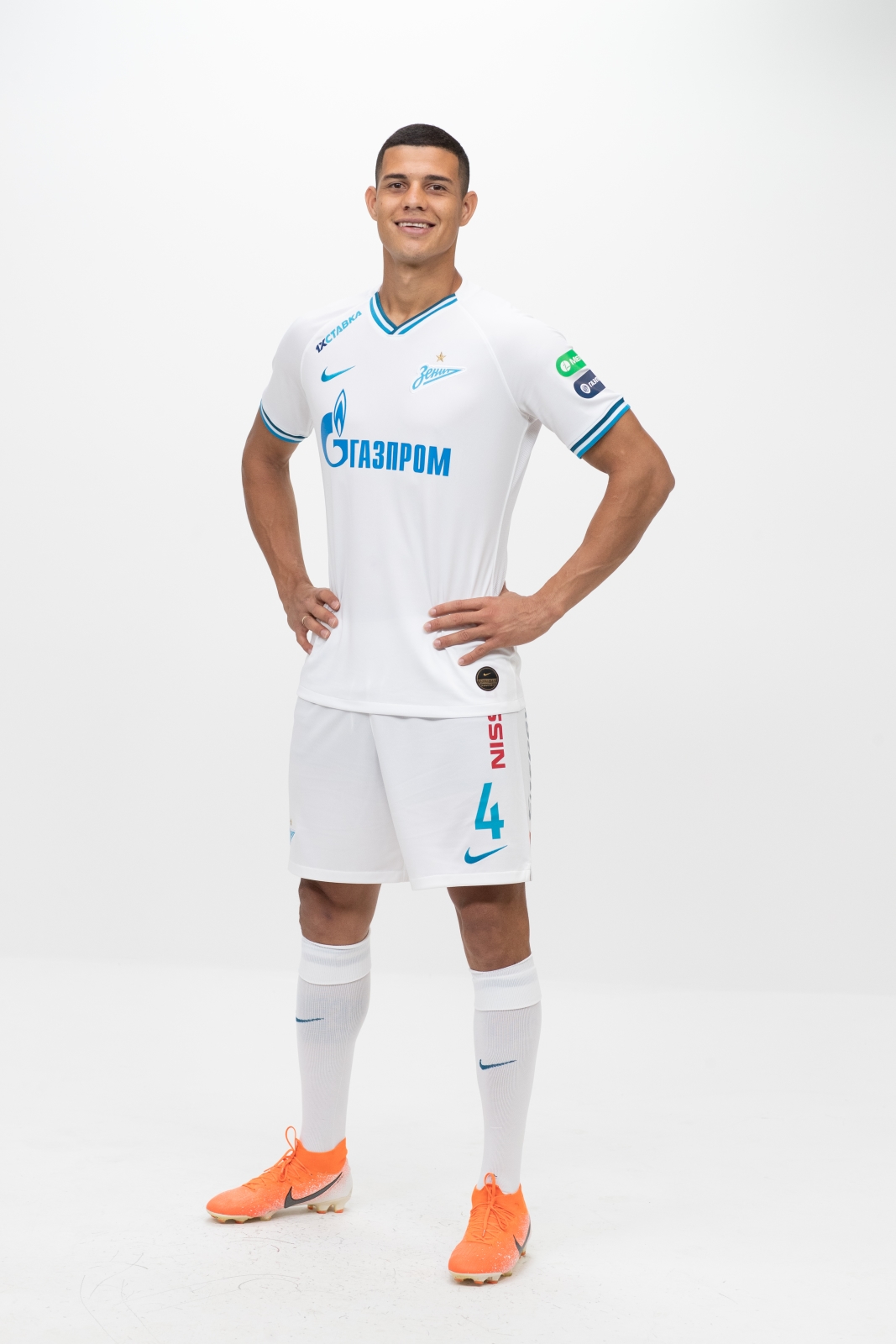 Фотосессия футболистов и тренеров основного состава ФК «Зенит» сезона 2019/20