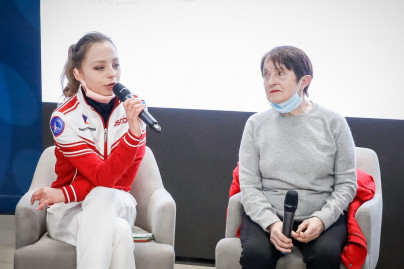 Чемпионы мира по фигурному катанию на матче «Зенит» — «Химки»