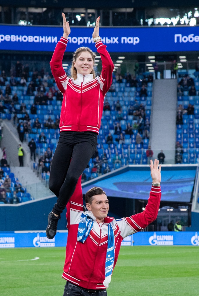 Чемпионы мира по фигурному катанию на матче «Зенит» — «Химки»