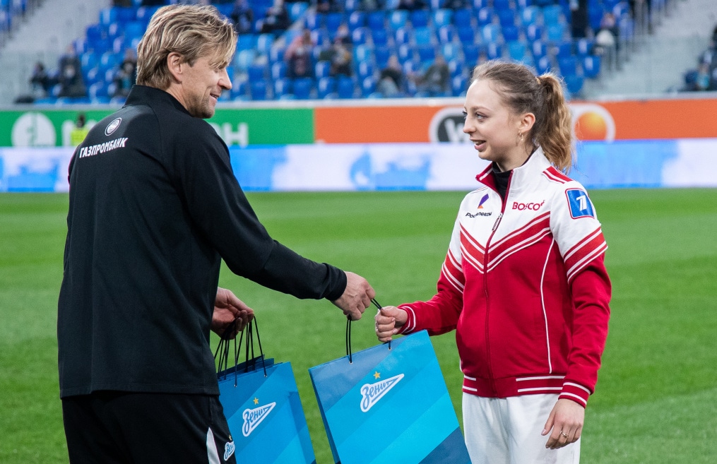 Чемпионы мира по фигурному катанию на матче «Зенит» — «Химки»