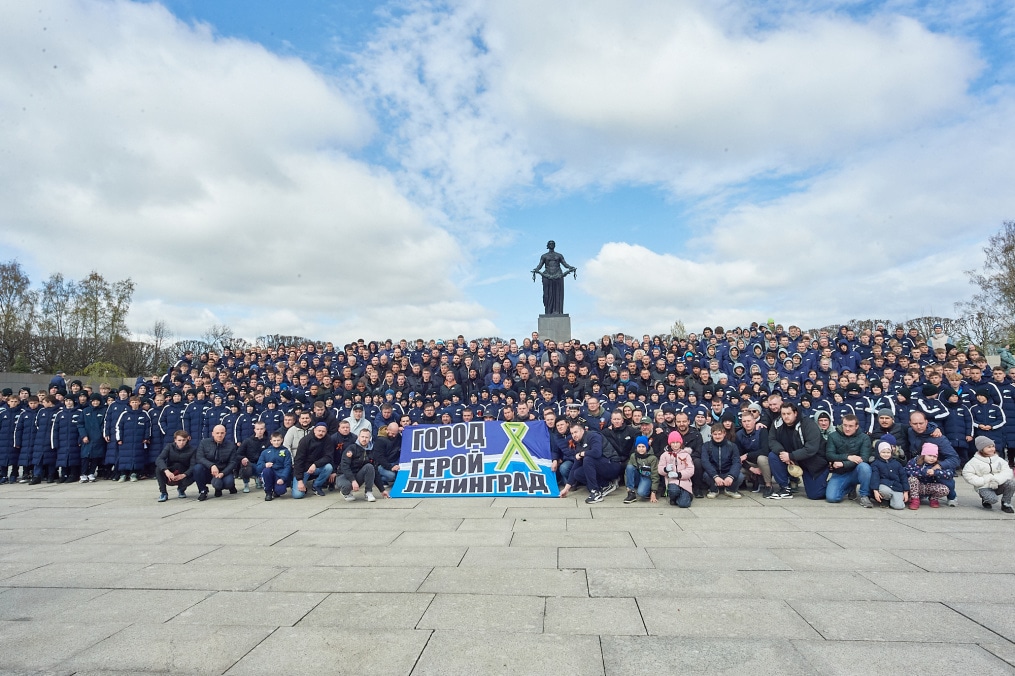 Торжественное возложение цветов на Пискаревском мемориальном кладбище в честь 80-летия Великой Победы