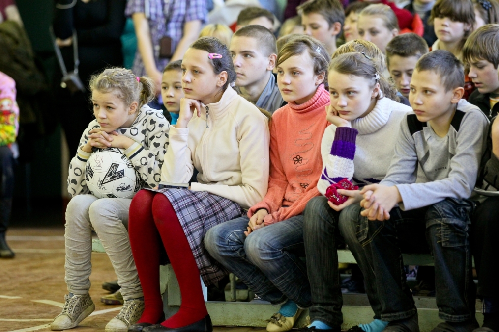 Встреча Владимира Быстрова, с воспитаниками школы—интерната города Луга