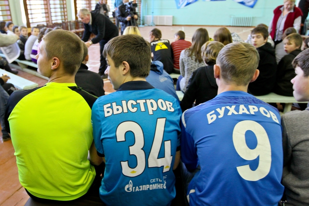 Встреча Владимира Быстрова, с воспитаниками школы—интерната города Луга