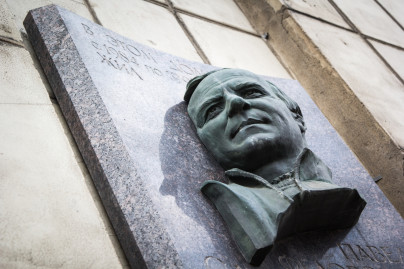 Возложение цветов к мемориальной доске Павла Федоровича Садырина на Московском проспекте.