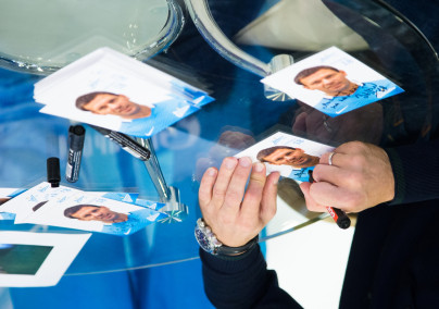 Автограф-сессия Константина Зырянова, полузащитника «Зенита»