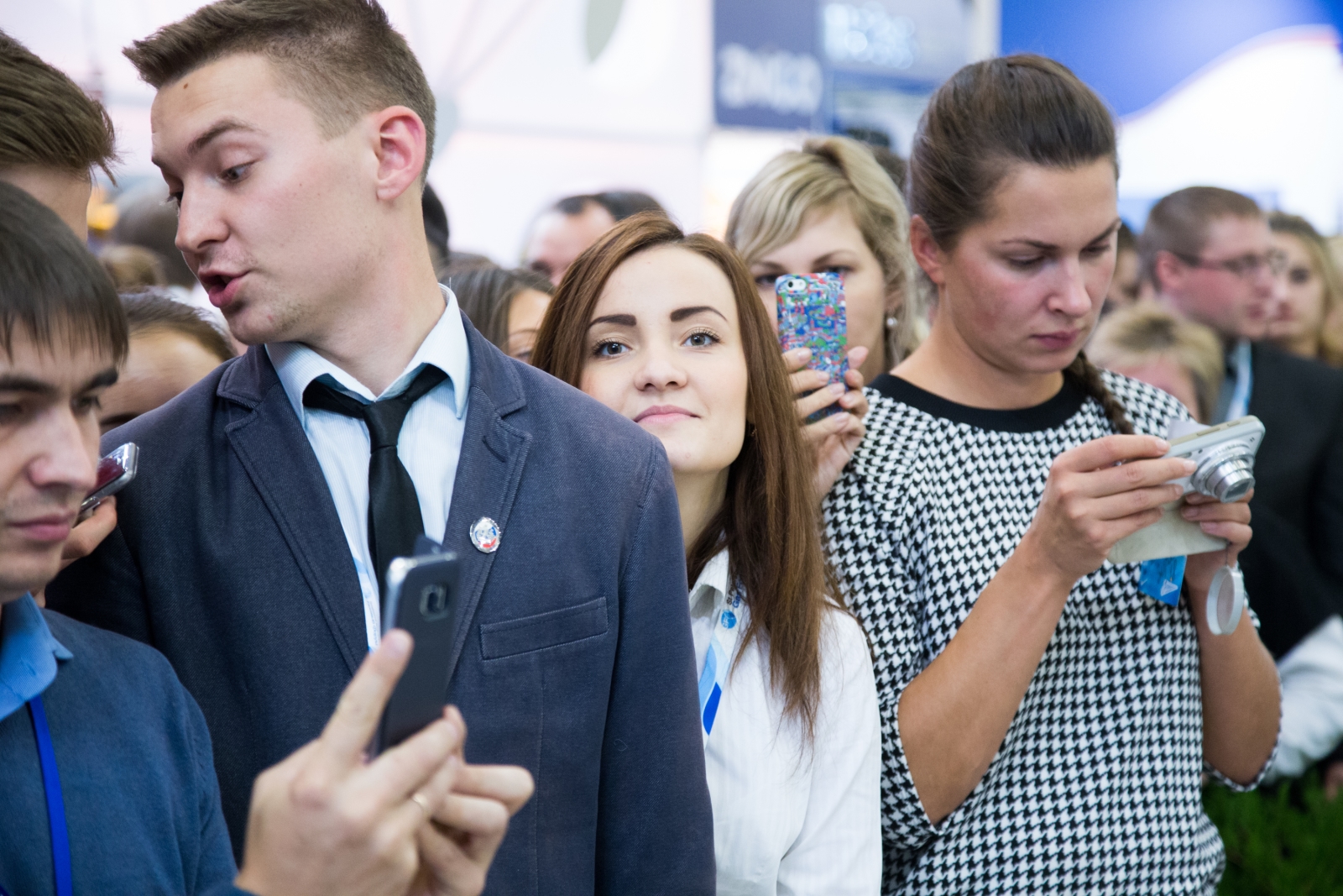 Автограф-сессия Константина Зырянова, полузащитника «Зенита»