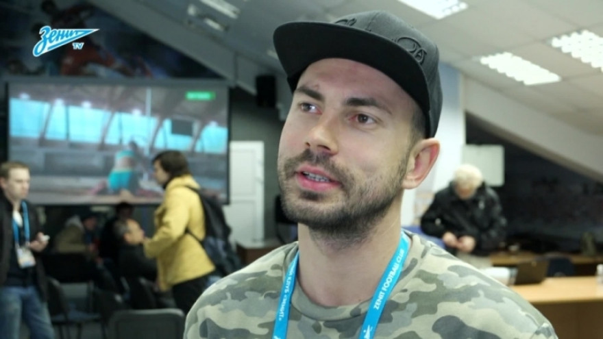 Андрей Бедняков на «Зенит-ТВ»: о разгроме «АЗ», атмосфере на стадионе и питерской погоде Андрей Бедняков на «Зенит-ТВ»: о разгроме «АЗ», атмосфере на стадионе и питерской погоде