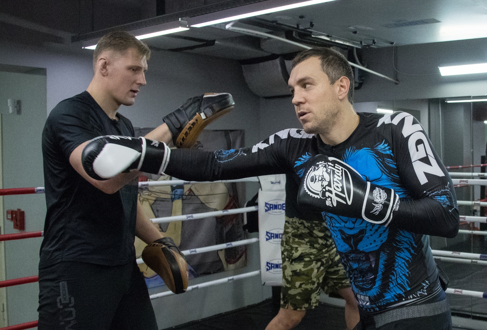 Совместная тренировка бойца UFC Александра Волкова и Артема Дзюбы