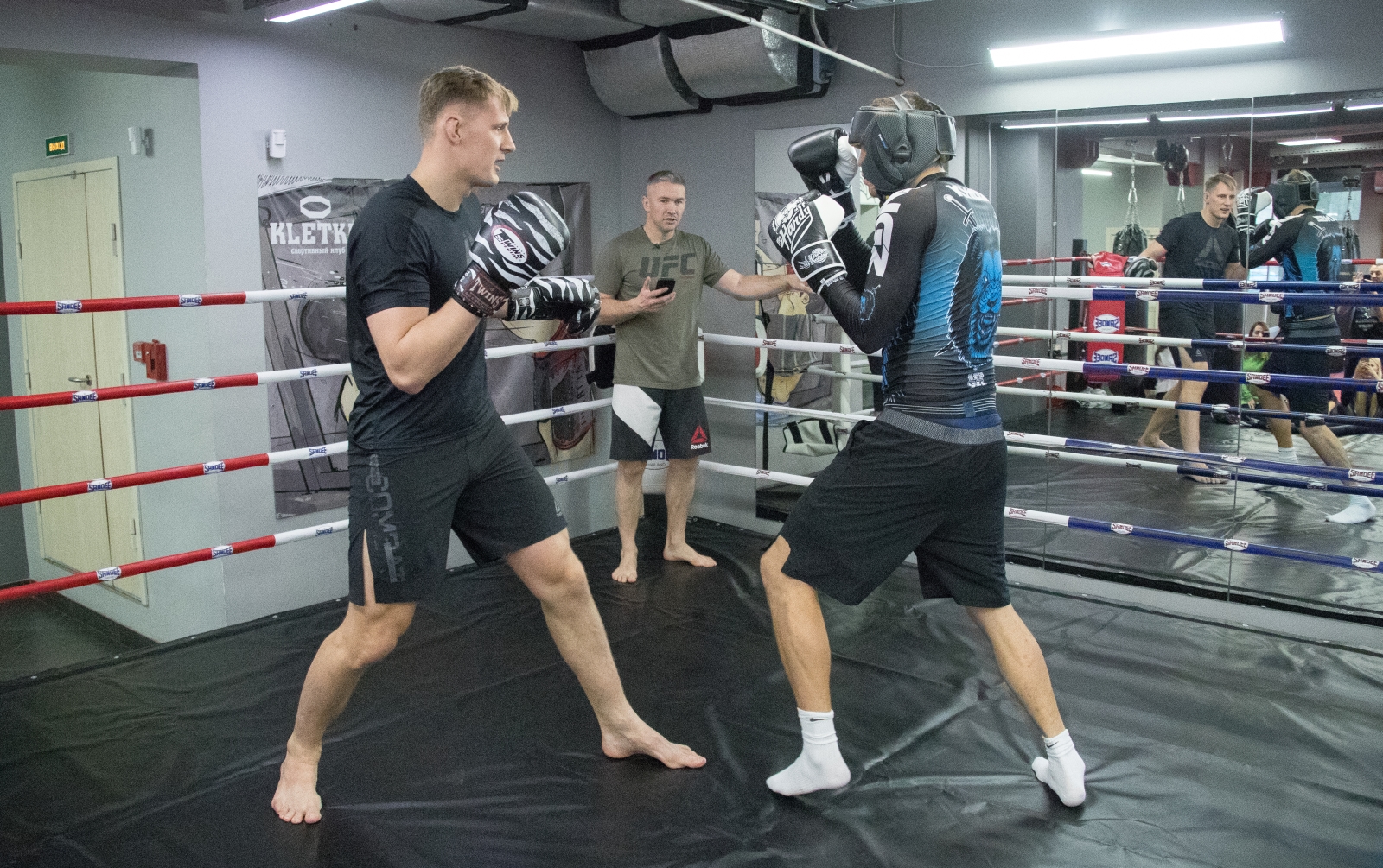 Совместная тренировка бойца UFC Александра Волкова и Артема Дзюбы