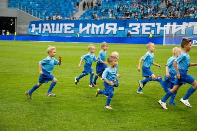 Дети из группы поддержки «Зенит Фан» на матче «Зенит» — «Рубин»