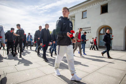«Зенит» на Пискаревском мемориале