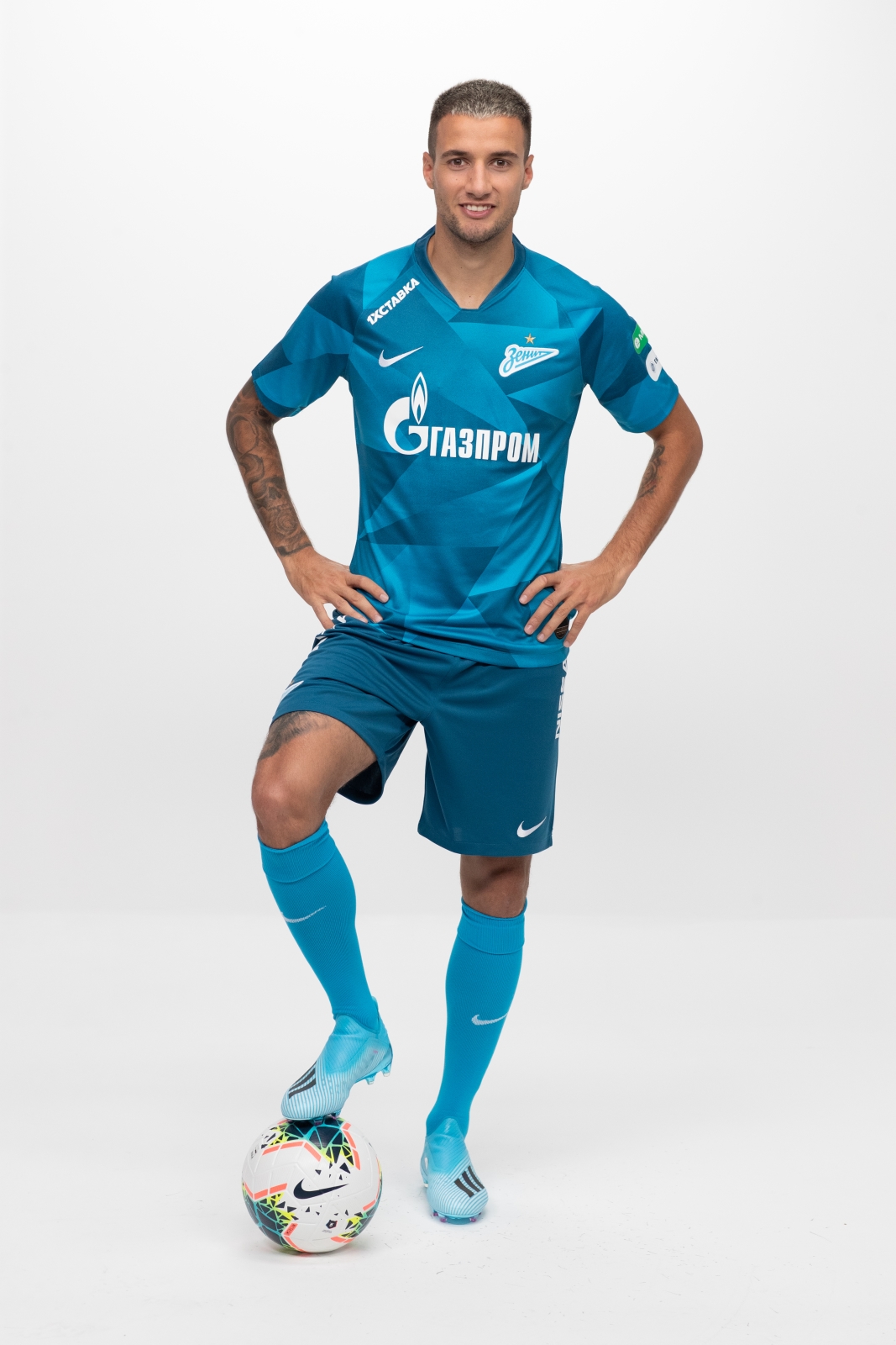 Фотосессия футболистов и тренеров основного состава ФК «Зенит» сезона 2019/20