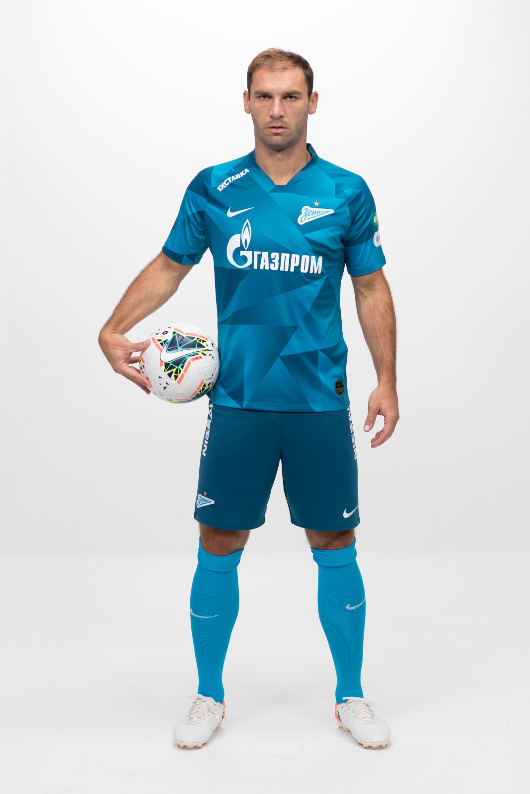 Фотосессия футболистов и тренеров основного состава ФК «Зенит» сезона 2019/20