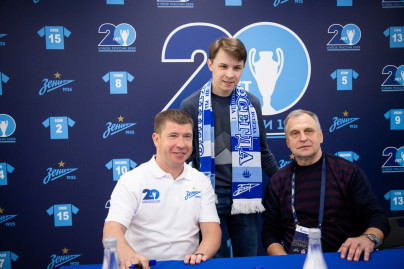 Автографсессия обладателей Кубка России-99 на Фан-Променаде