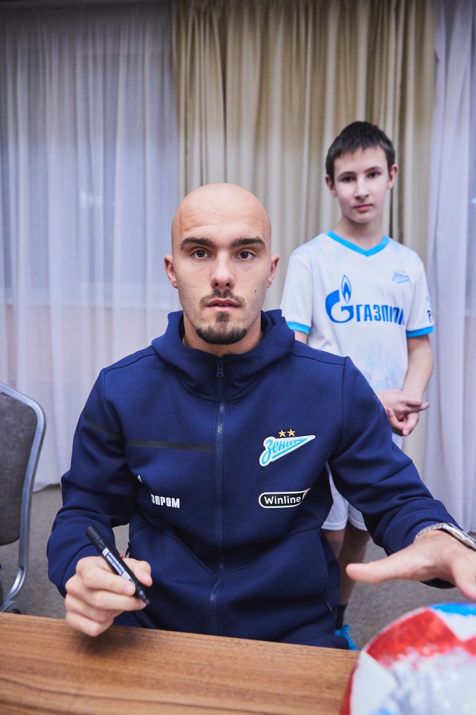 Автограф-сессия для детей из школы «Зенит-Чемпионика» в Воронеже